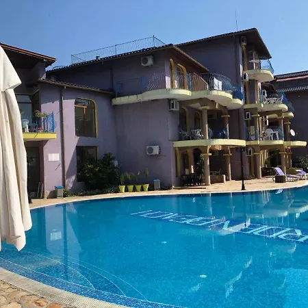 Black Sea Shark Apartament *