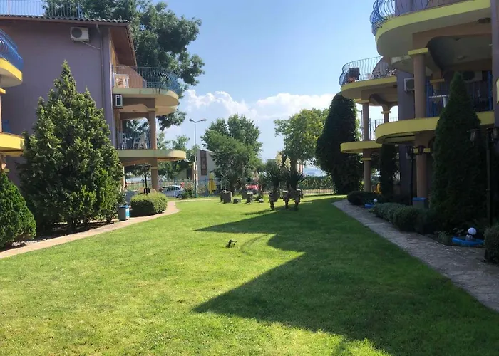 Black Sea Shark Апартамент